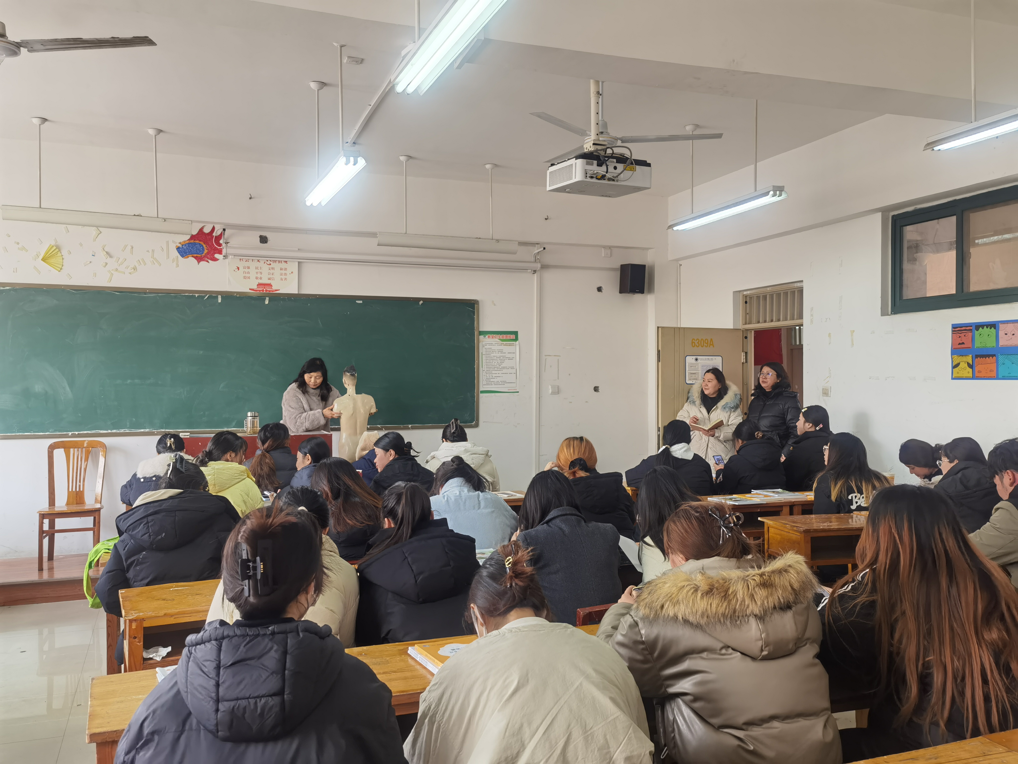 扎实推进教学督导工作，全面提升教育教学质量